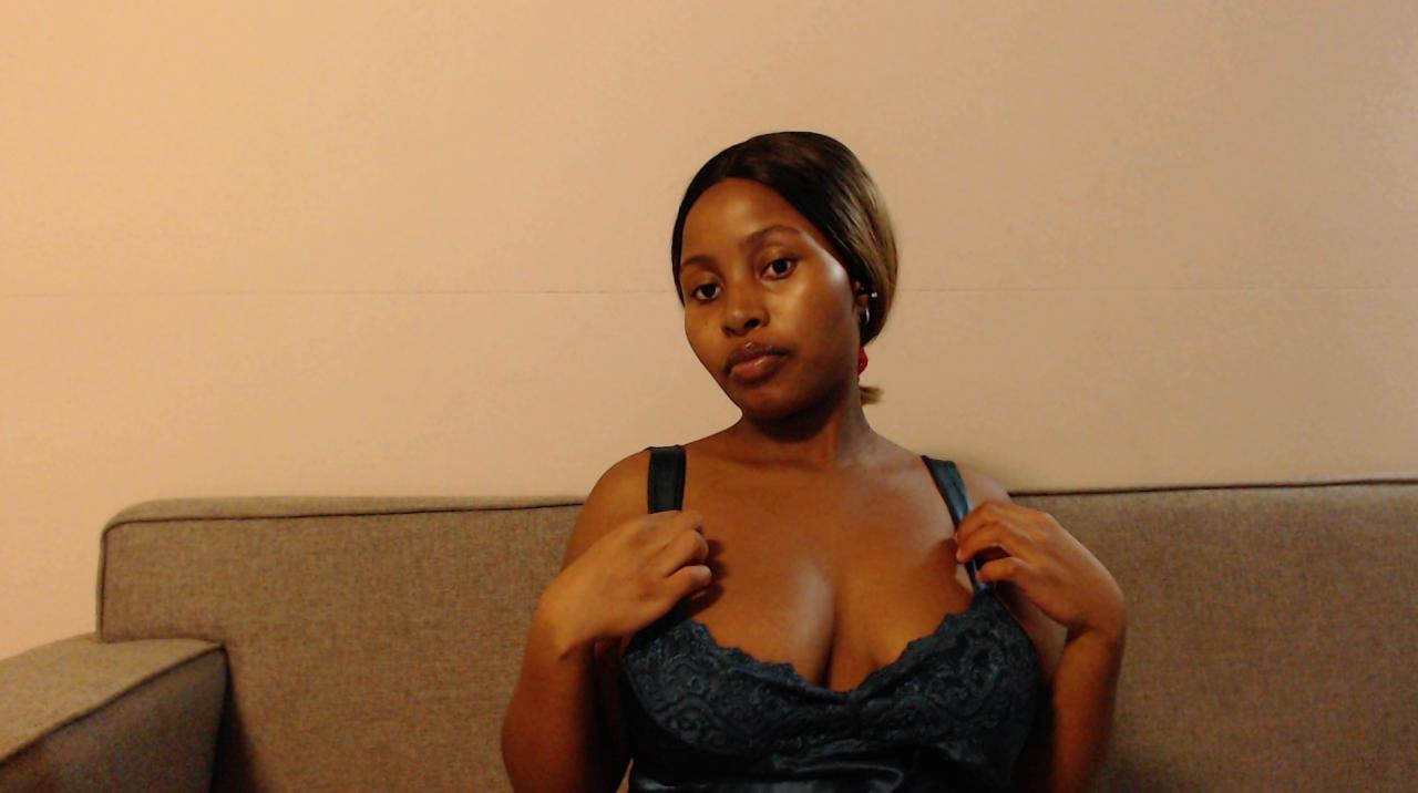 Webcam chat profile for Laylahxx: Lingerie & stockings