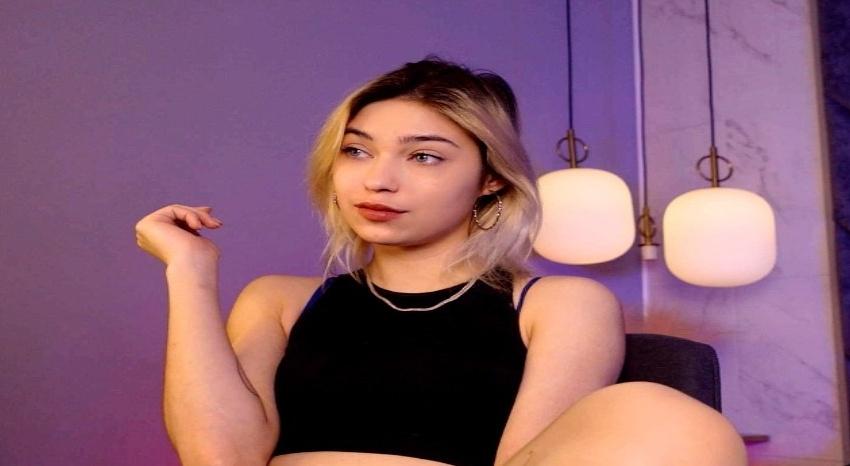 Webcam chat profile for AlysiaSun: Legs, feet & shoes