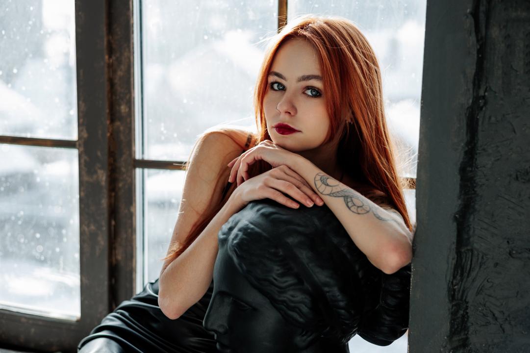 Webcam chat profile for MiaSwetty: Latex & rubber