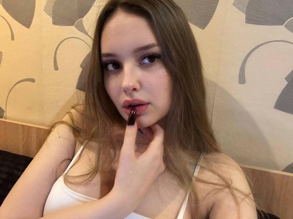 Webcam chat profile for Beti: Ask about my Hobbies