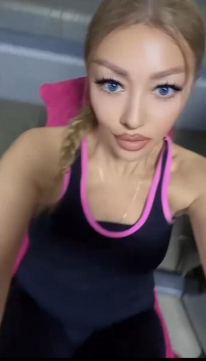 Webcam chat profile for xCasandra: Outfits