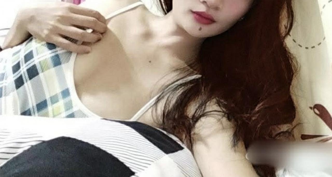 Webcam chat profile for Cutiekiffy18: Strip-tease