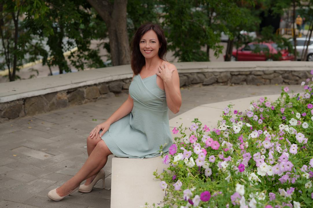 Webcam chat profile for JuicyBuns: Legs, feet & shoes