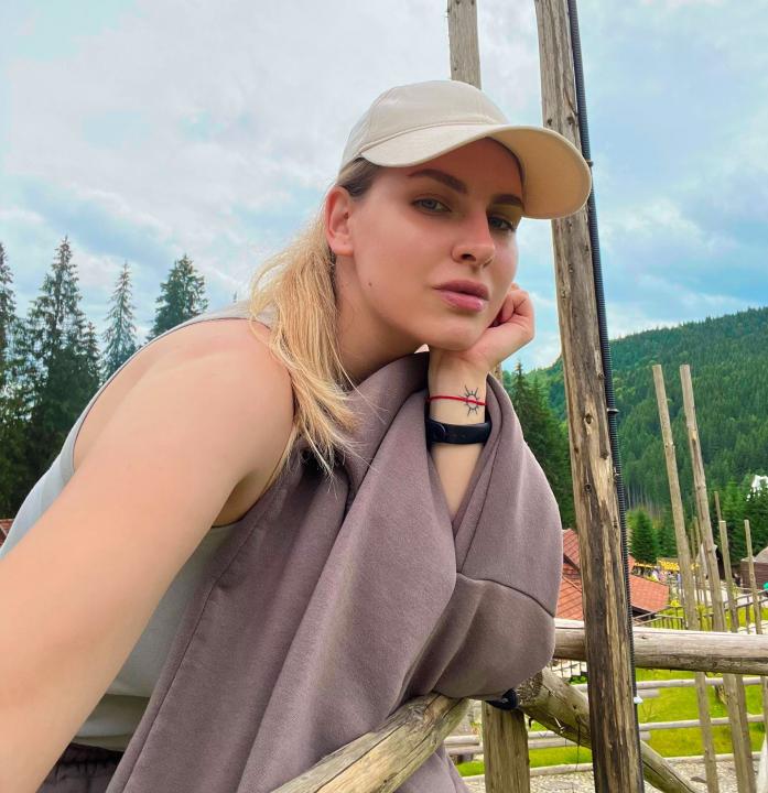 Webcam chat profile for AlexaInlove: Outfits