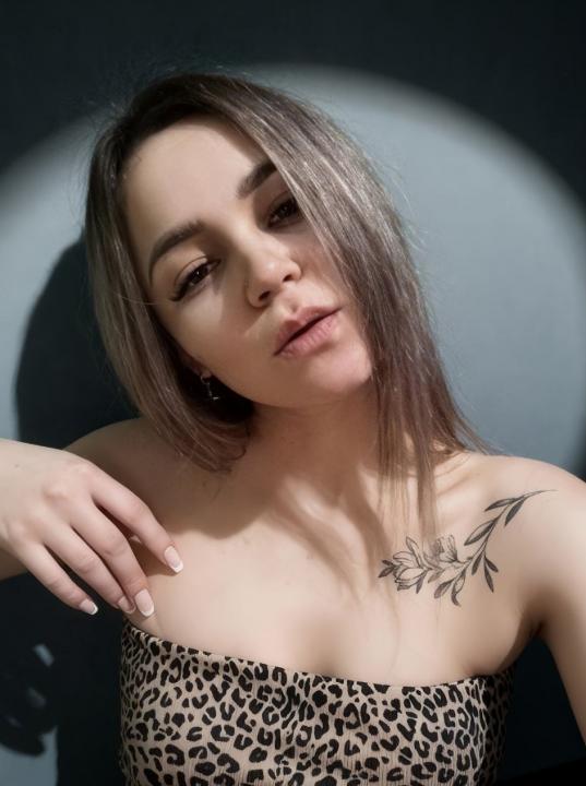 Webcam chat profile for Tavina: Dancing