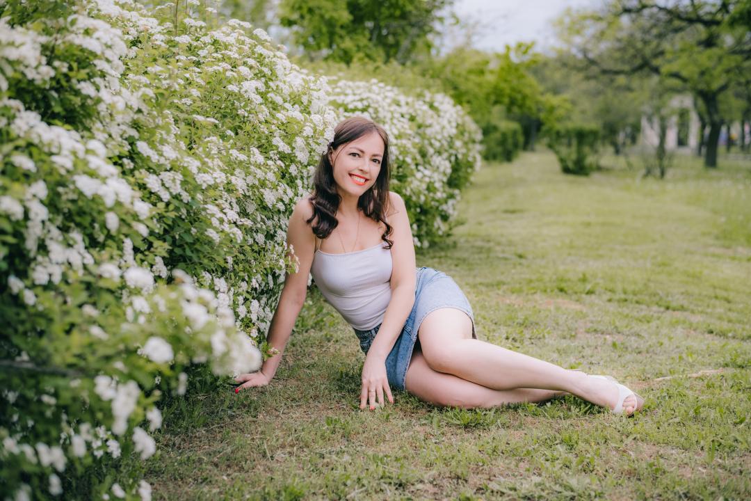 Webcam chat profile for JuicyBuns: Legs, feet & shoes
