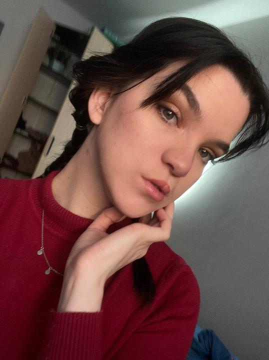 Webcam chat profile for Opalique: Ask about my Hobbies