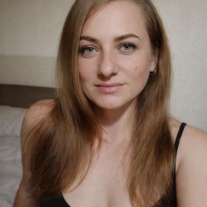 Webcam chat profile for LioraW