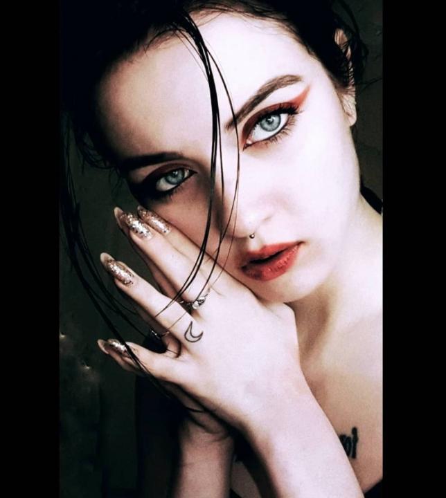 Webcam chat profile for KityAction: Outfits