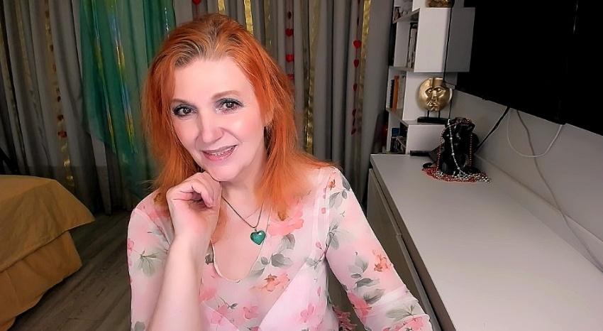 Webcam chat profile for AlmazFireFoxOne: Kissing