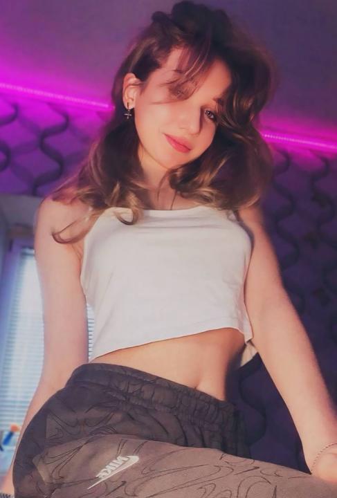 Webcam chat profile for Snezhka: Ask about my Hobbies