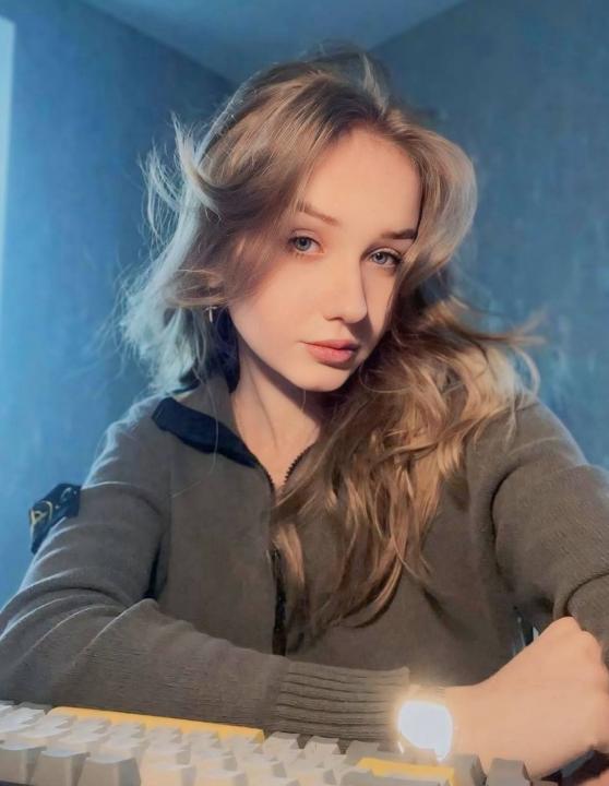 Webcam chat profile for Snezhka: Ask about my Hobbies