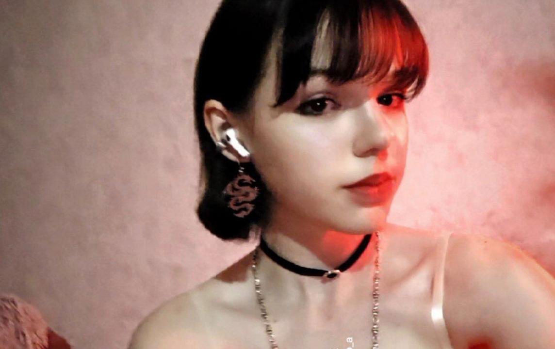 Webcam chat profile for KamillaMur: Dancing