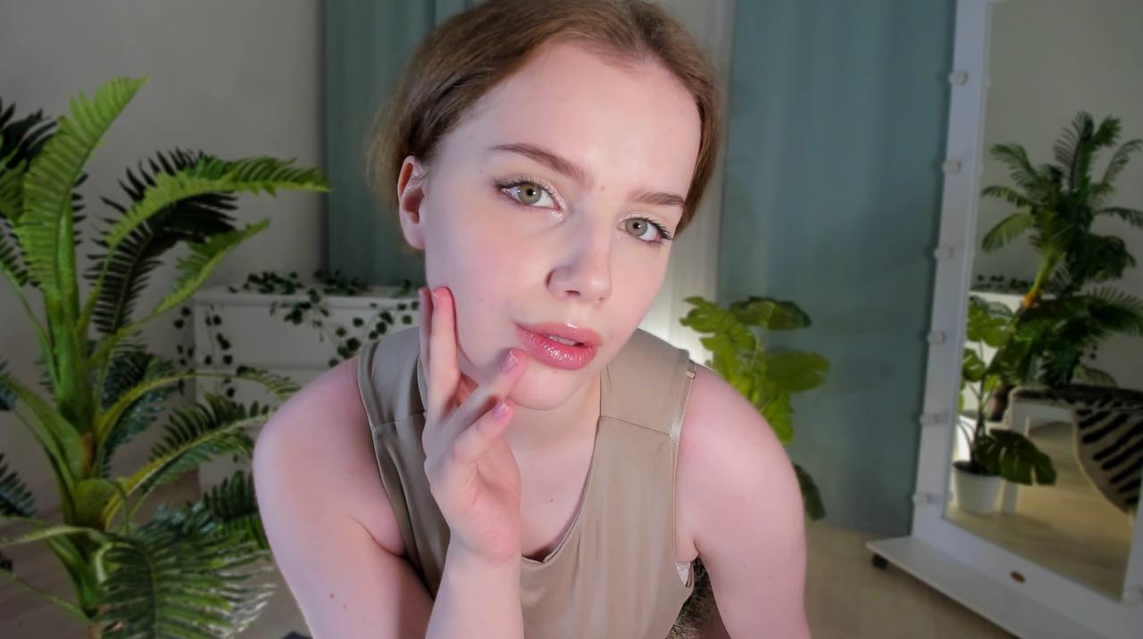 Webcam chat profile for GabiAddams: Legs, feet & shoes