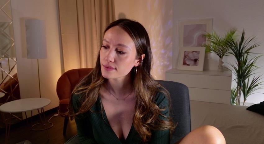 Webcam chat profile for AgnesGoddes: Legs, feet & shoes