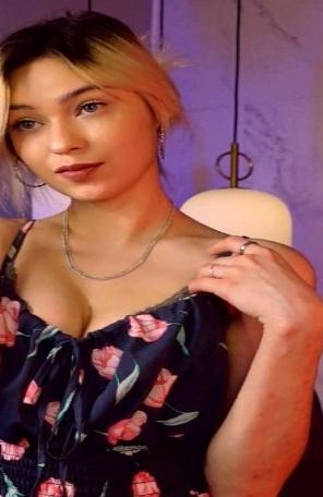 Webcam chat profile for AlysiaSun: Legs, feet & shoes