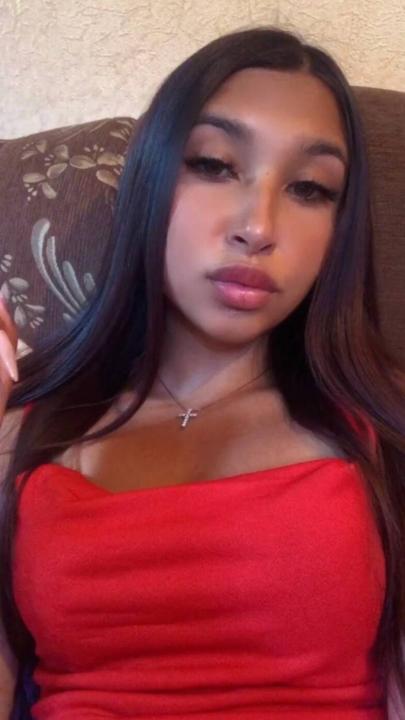 Webcam chat profile for MayaSun: Cooking