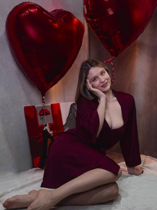 Webcam chat profile for HotChocolatte: Legs, feet & shoes