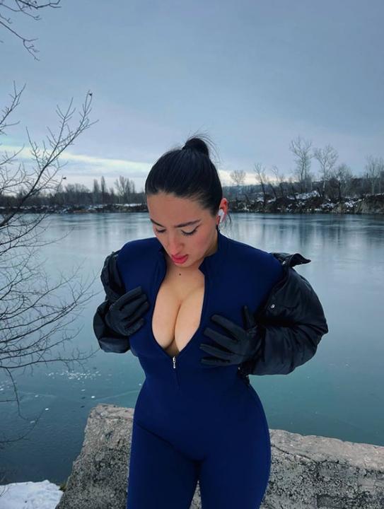 Webcam chat profile for sexy0and018hot