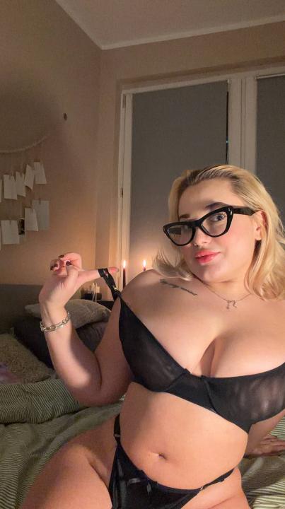 Webcam chat profile for SweetSparkle: Cooking