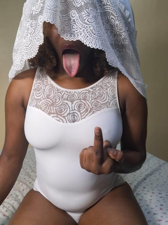 Webcam chat profile for Mercy: Kissing