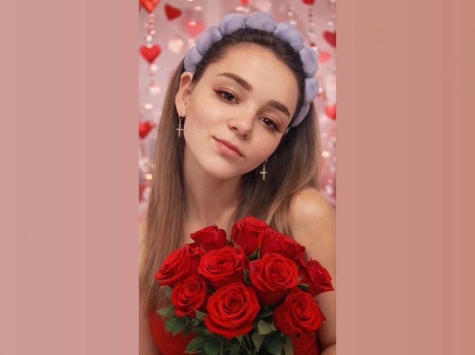 Webcam chat profile for Tavina: Dancing