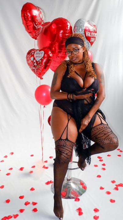 Webcam chat profile for cutebustybabe25: Legs, feet & shoes