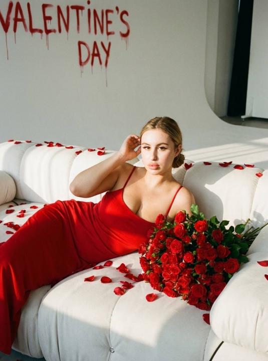 Webcam chat profile for LunaMia: Ask about my Hobbies