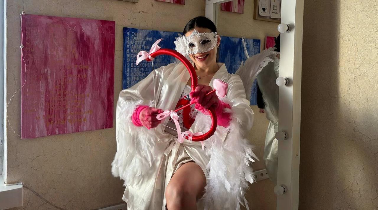 Webcam chat profile for MoonriseGoddess: Cooking