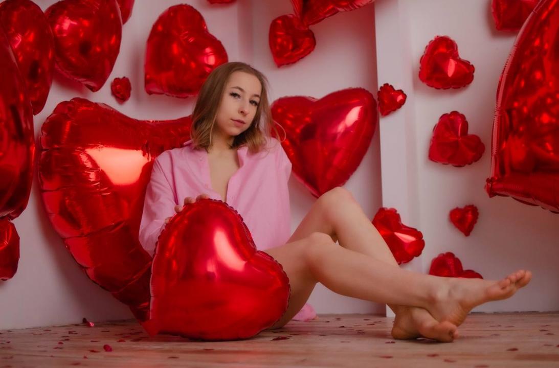 Webcam chat profile for Luna21