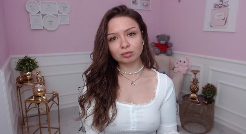 Webcam chat profile for LucySkilar: Leather