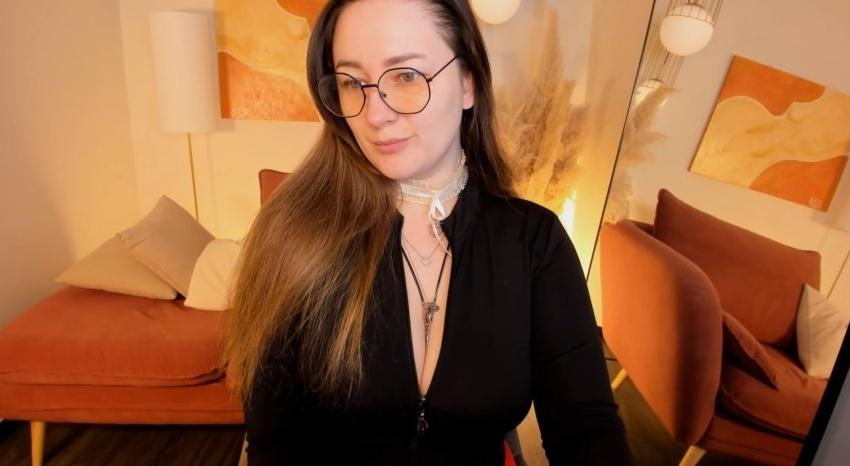 Webcam chat profile for EmmaBloomm: Dominatrix