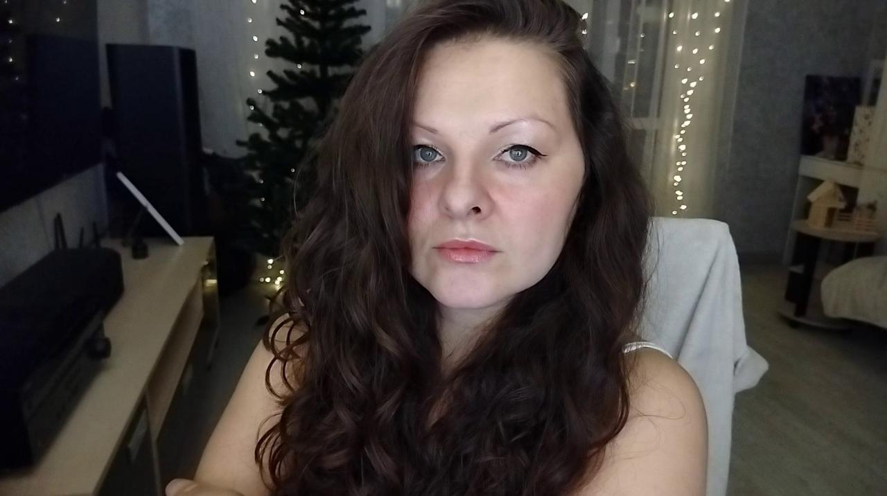 Webcam chat profile for MalinkaMila: Legs, feet & shoes