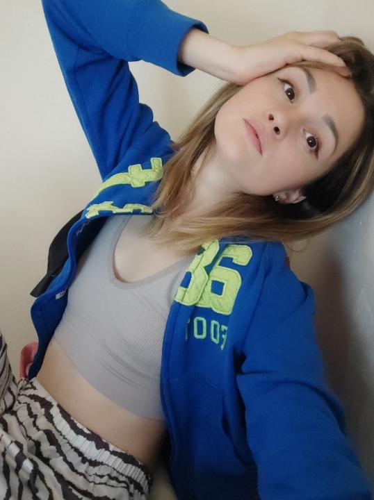 Webcam chat profile for Amarella: Dancing