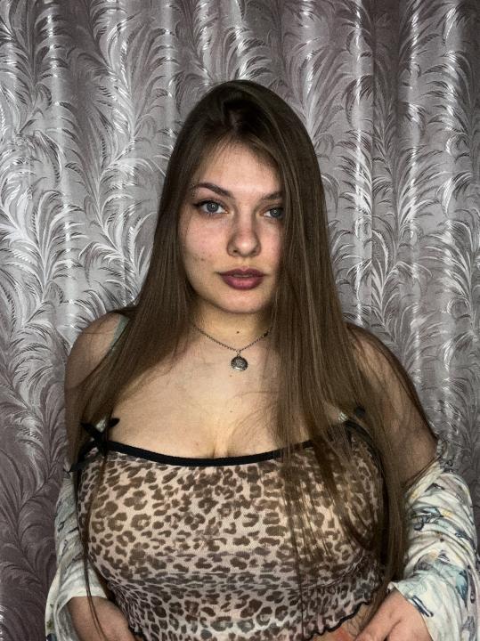 Webcam chat profile for ElegantFlame