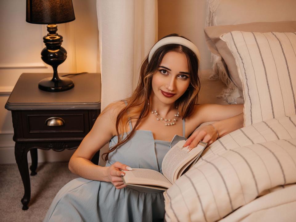 Webcam chat profile for GrettaL89: Lingerie & stockings