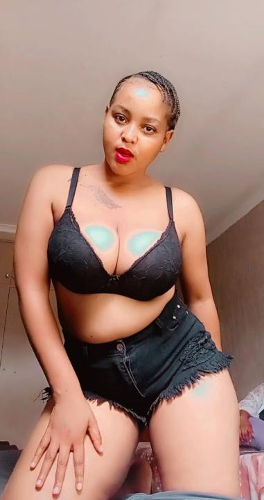 Webcam chat profile for YumPeaches: Bondage & discipline