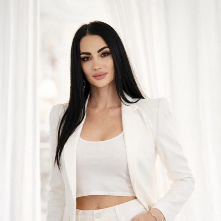 Webcam chat profile for 00Queen: Smoking