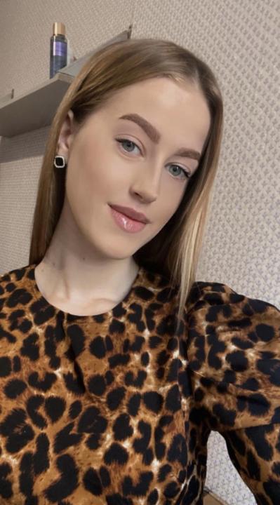 Webcam chat profile for MelonyLove: Ask about my Hobbies