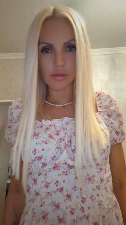 Webcam chat profile for CherryBlond