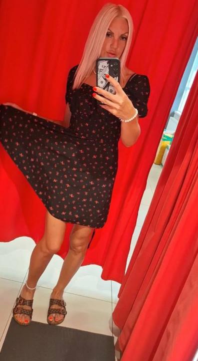 Webcam chat profile for CherryBlond