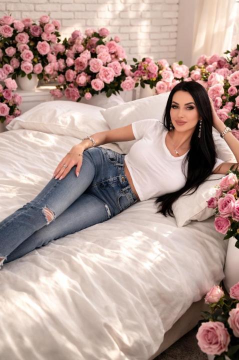 Webcam chat profile for 00Queen: Smoking