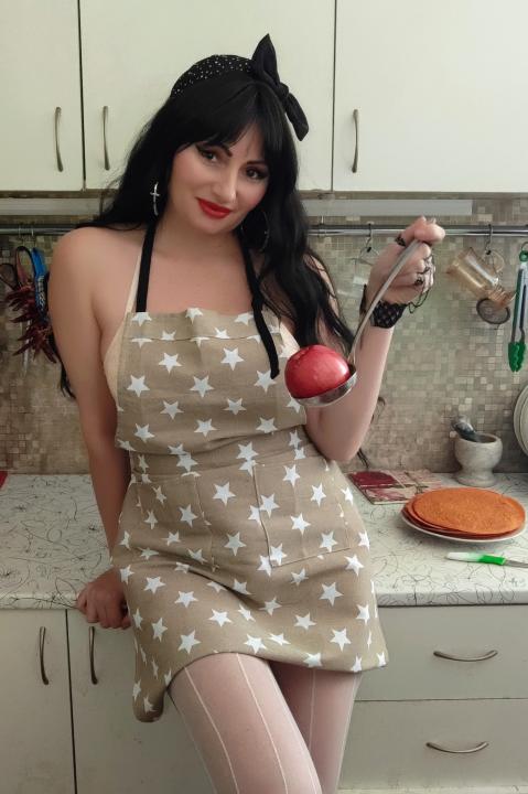 Webcam chat profile for Izida: Humor