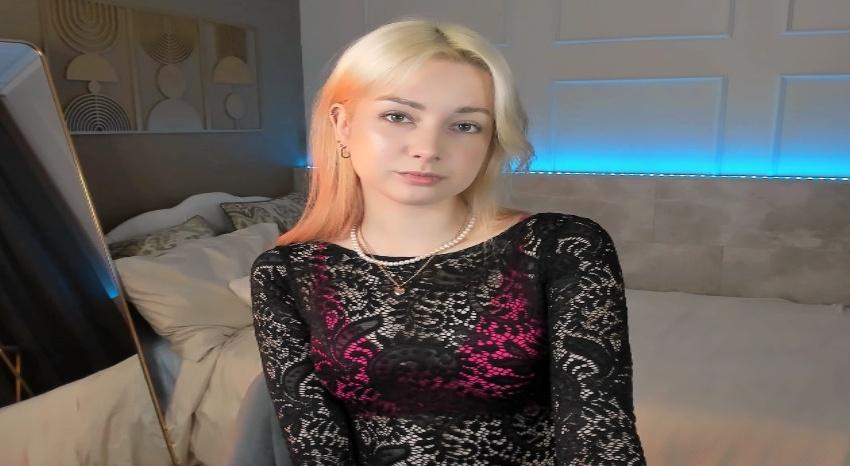 Webcam chat profile for JessieCuti: Legs, feet & shoes