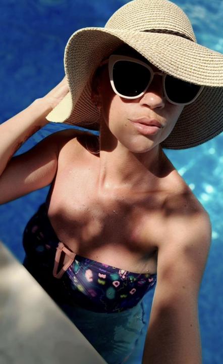 Webcam chat profile for CherryBlond