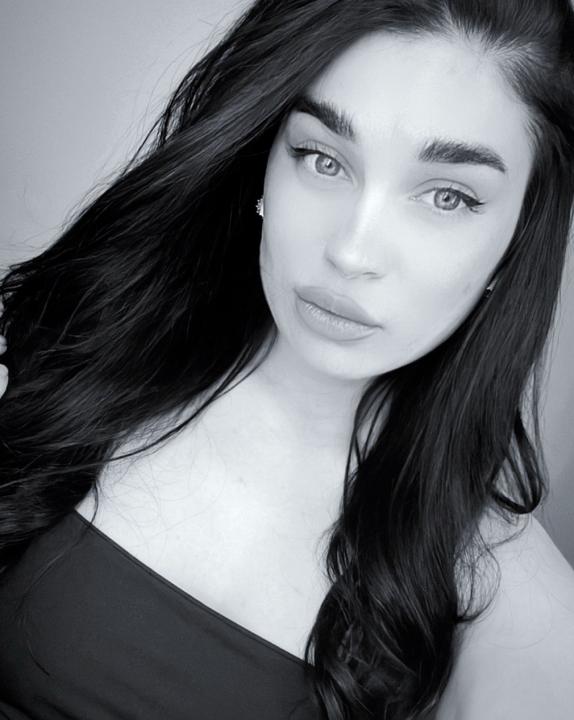 Webcam chat profile for temptationroom: Nails