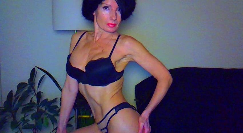 Webcam chat profile for AdorableAnna: Legs, feet & shoes