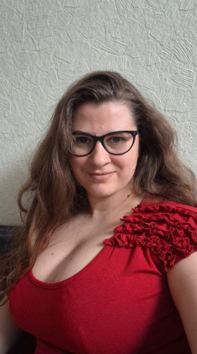 Webcam chat profile for Karinna