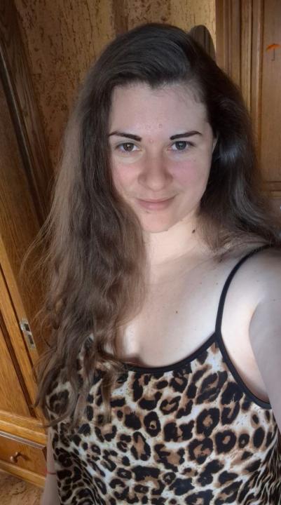 Webcam chat profile for Karinna