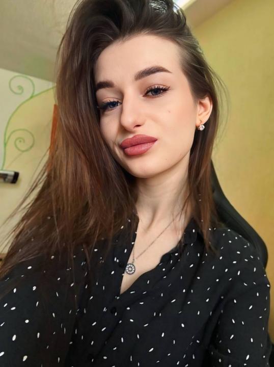 Webcam chat profile for SLMiya: Ask about my Hobbies